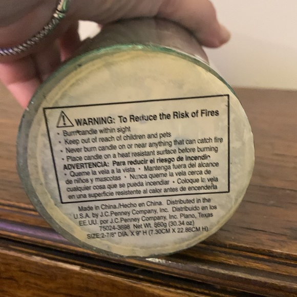 JC penny green shiny large candle with brand new wick! - Picture 4 of 4